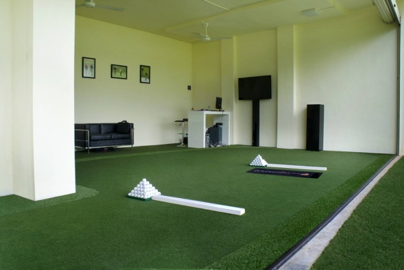 Indoor teaching bay from Leadbetter golf academy